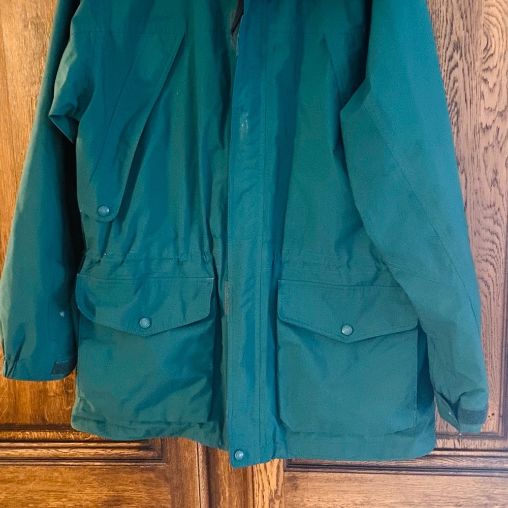 Men’s Eddie Bauer Gor Tex Raincoat Large.  High quality!